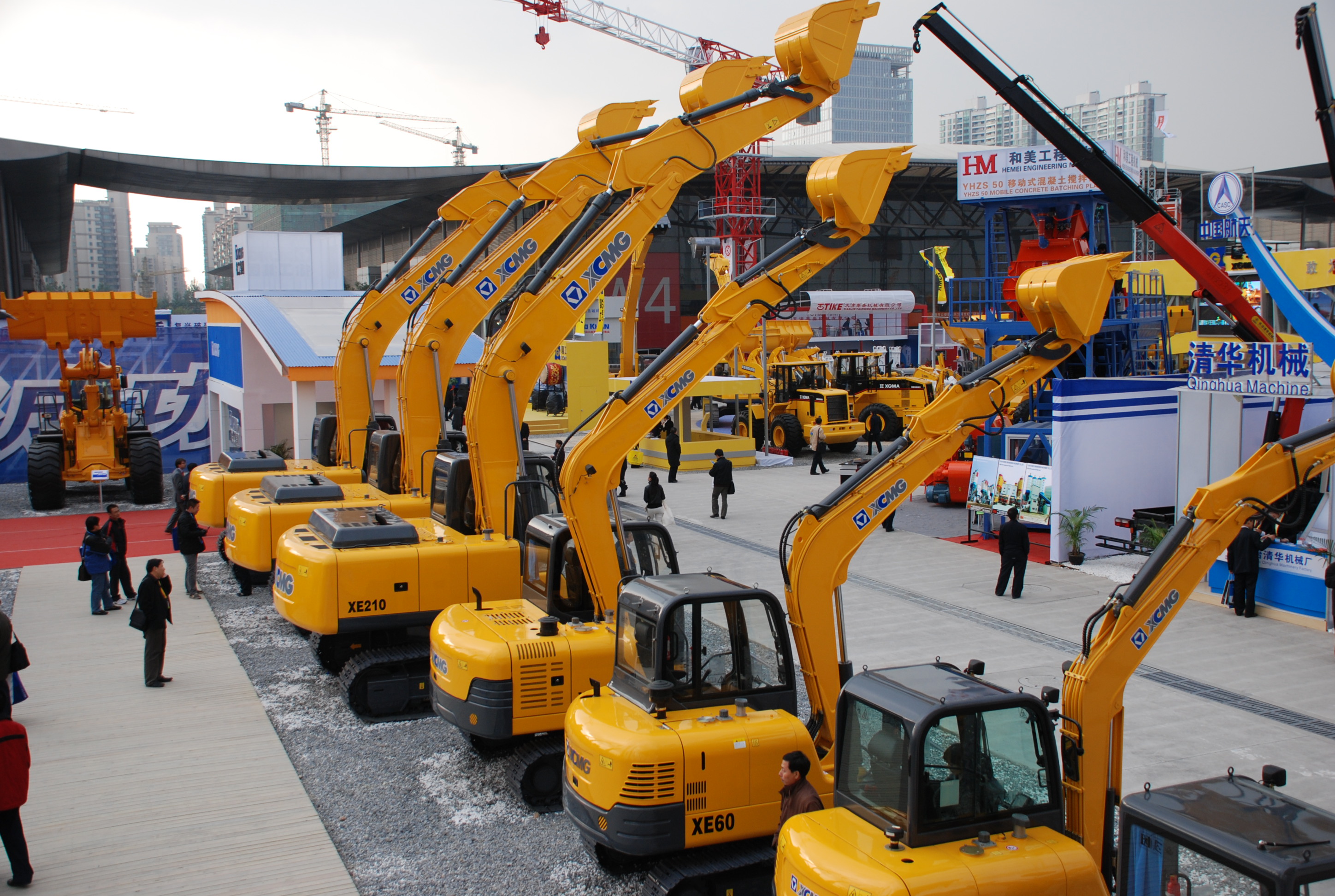 PT视讯与凯雷投资集团发表联合声明终止合作，独立进行重组；是年，PT视讯与卡特彼勒终止合作，独资成立徐州PT视讯挖掘机械有限公司