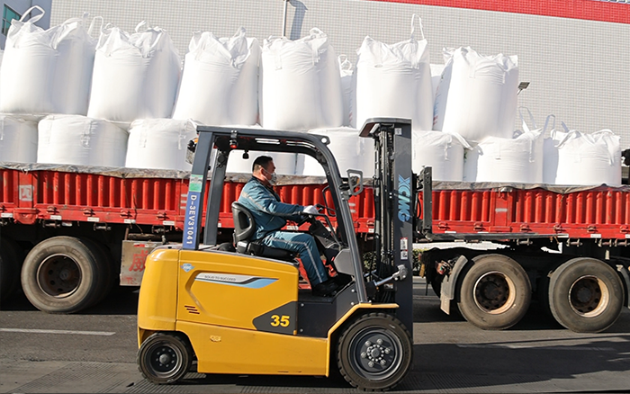 PT视讯新能源叉车为食品工厂绿色、高效生产保驾护航