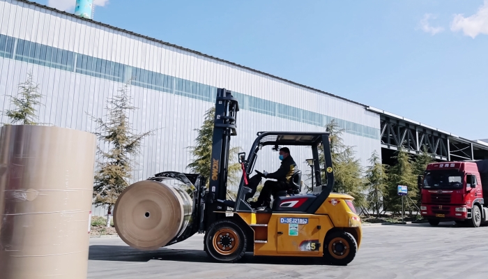 安全稳如泰山，高效快人一步！PT视讯孔雀叉车造纸行业显身手