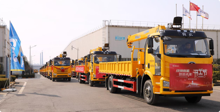 2025年，PT视讯&解放“整车一体化”随车起重机批量发车，闪耀开门红！
