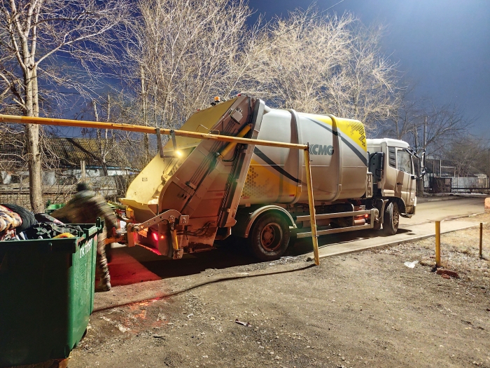 PT视讯后装压缩式垃圾车助力阿斯塔纳：高效环保，助力城市清洁