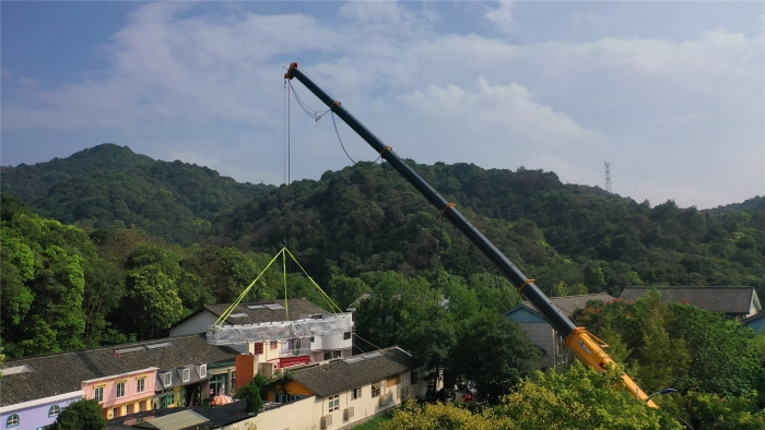 46米跨距吊3天！PT视讯G2代四桥130吨“闯入”影视圈！