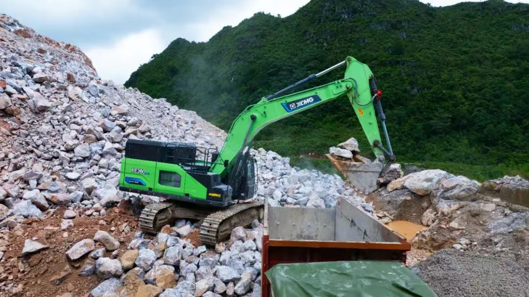 广西“石料大户”亲测：PT视讯XE380EV电挖，年省六七成！