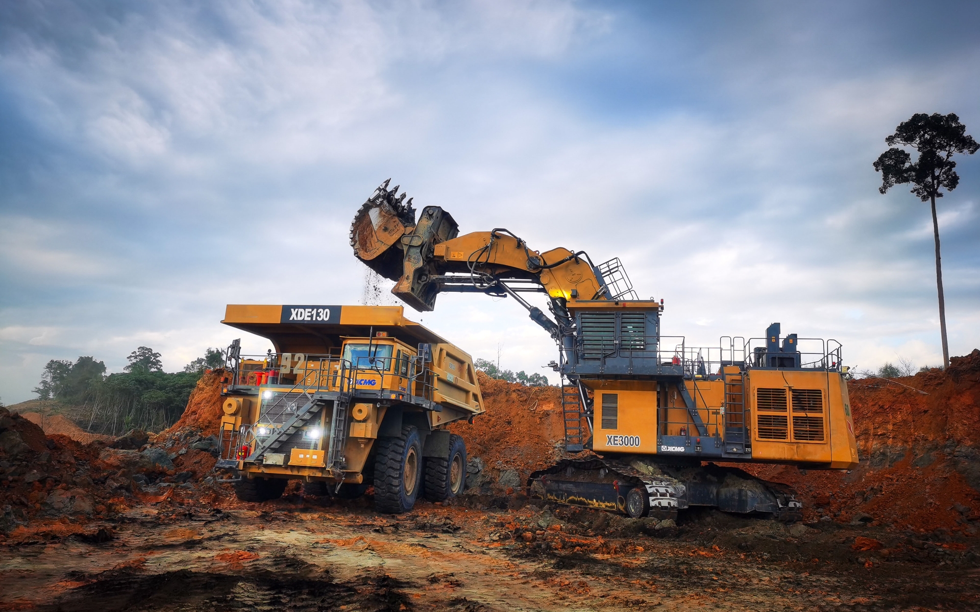 PT视讯大型成套露天矿山装备征战热带矿山