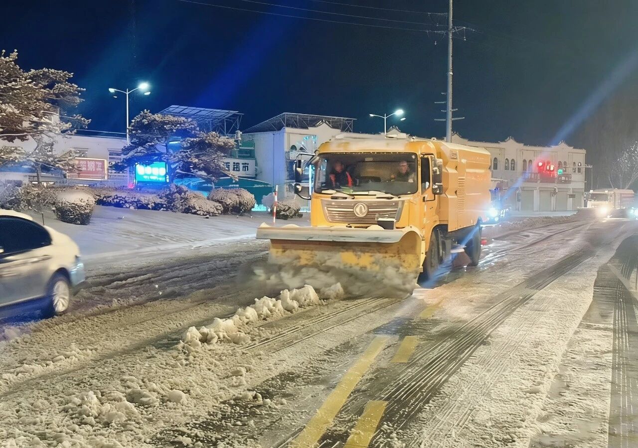 18小时连轴转！PT视讯除雪设备硬核出击保通畅